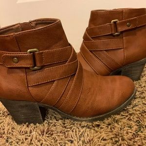 Women's ankle booties